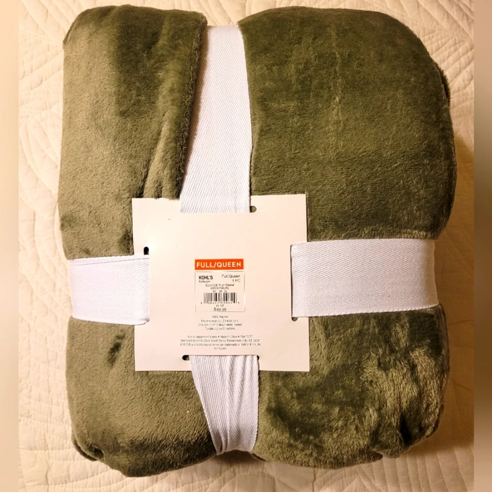 💚 NEW - The BIG One Green Full / Queen Plush Blanket